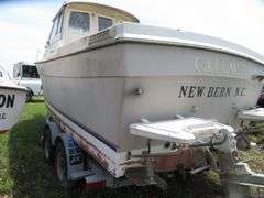 BAYLINER  CABIN BOAT