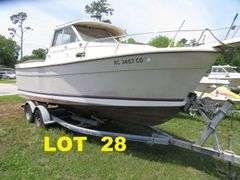 BAYLINER  CABIN BOAT
