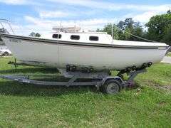 GLOUCESTER  22 foot SAILBOAT, Very good condition, Hull ID  GY100887ML485, with LONG Galvanized self adjusting trailer