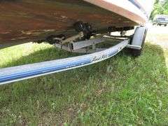 BAYLINER  CABIN BOAT