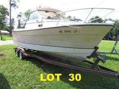 BAYLINER - CABIN BOAT & TRAILER