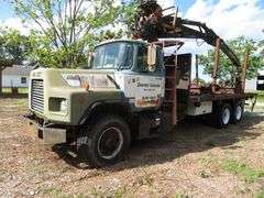 1994 MACK  Tandem Axle LOG TRUCK with PRENTICE Knuckle Boom Loader, Truck & Loader in excellent running condion, runs and operates as should, Truck VIN  1M2B209C8RM014438 - LOOK AT VIDEO & ALL PHOTOS POSTED