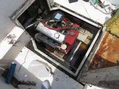 BAYLINER  CABIN BOAT