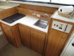 BAYLINER  28 foot CIERRA with gasoline Inboard Engine, with Cabin, Galley & Dining Area, Toilet, Electronics, Accessories,