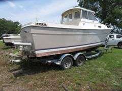BAYLINER  CABIN BOAT