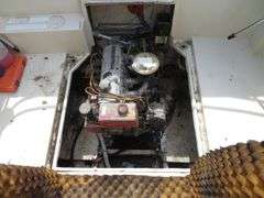 BAYLINER - CABIN BOAT & TRAILER