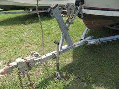 BAYLINER  CABIN BOAT
