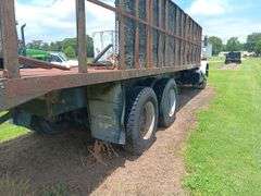 1985 CHEVROLET  BRIGADIER  Flat Bed Truck, currently does not run, but can be made to run, fuel issue, VIN  1GDT8C4Y7GV514024