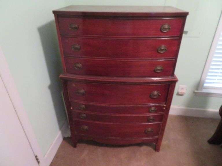 Chest of drawers with 6 drawers, approx. 34" x 54" x 19", believed to be mahogany veneer image