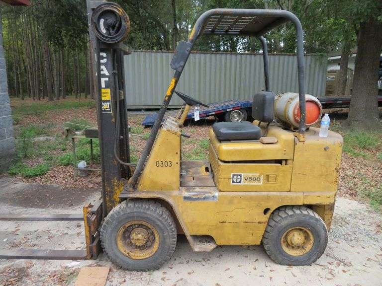 CATERPILLAR Model V50B Forklift, propane power, Needs Battery, running condition unknown, but was running when parked February 2024 image
