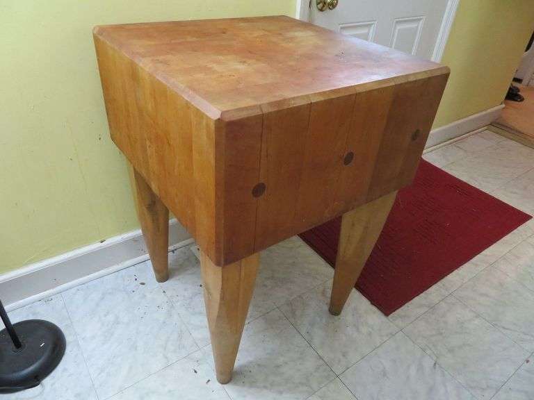 Extraordinary Butcher Block, approx. 35" x 24" x 24" image