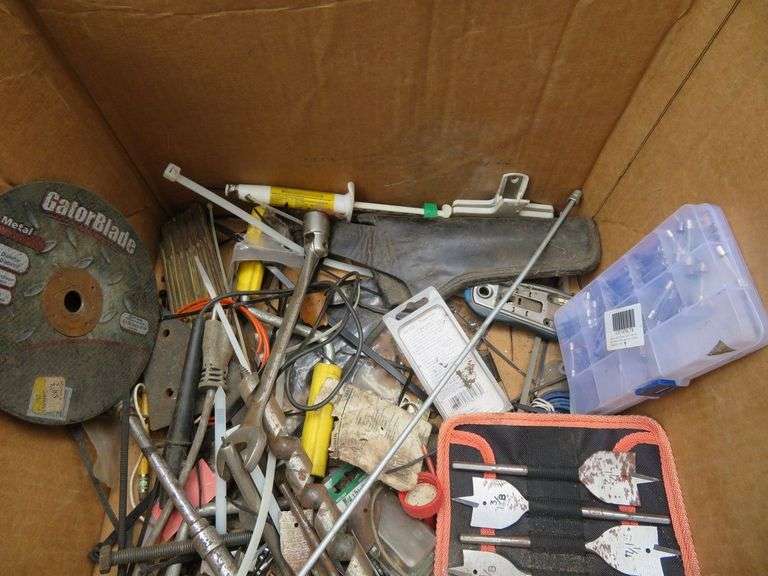 Wood drill bits, assorted drill bits and assorted parts image