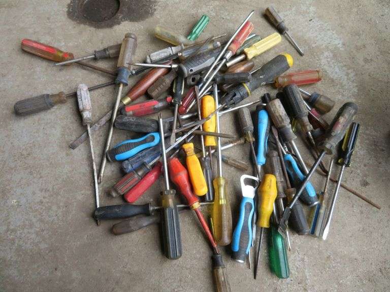 Large assortment of screwdrivers image