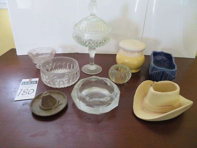 Assorted glass and ceramic items image