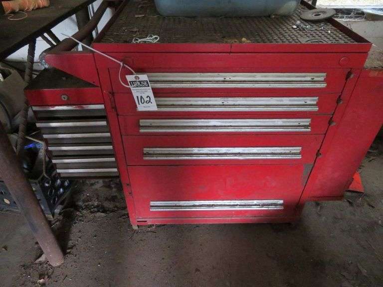 Multi drawer Tool Chest cabinet with 11 drawers and one side component image