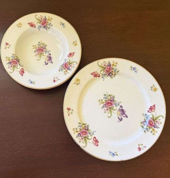NORITAKE CHINA "Dresden Flowers, 5 Plates approx. 10.5" and 2 bowls, approx. 8" image
