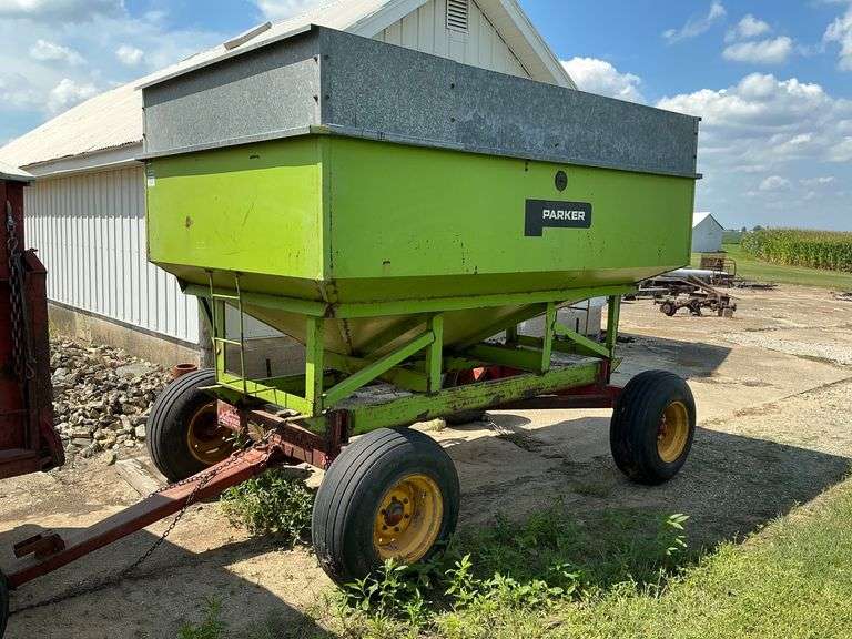 Parker 12200 Gravity Wagon, 200 bu., 11L-15 tires image