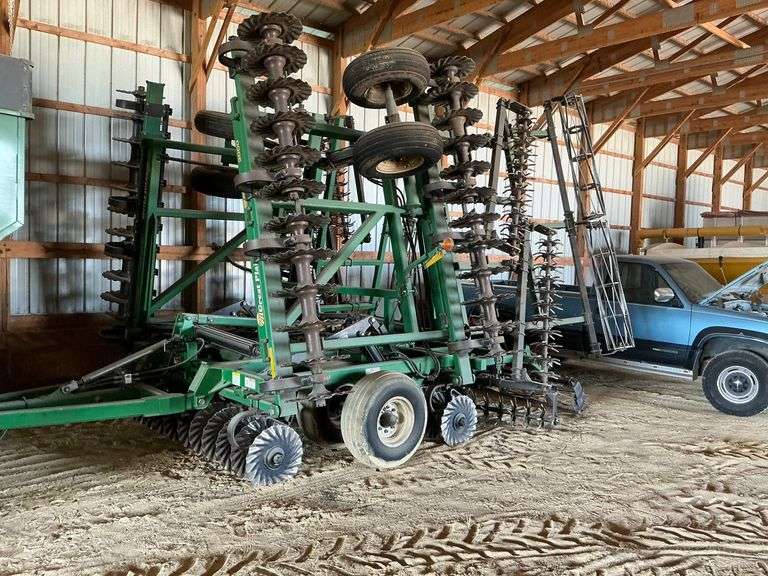 Great Plains 3000 TT Turbo-Till, 30’, spider wheels & rolling baskets image