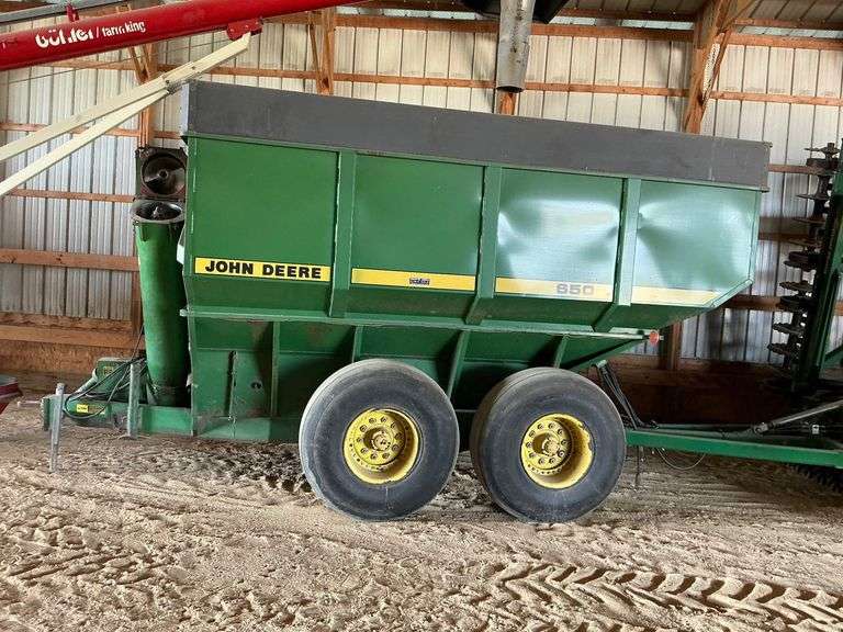 JD 650 Grain Cart image