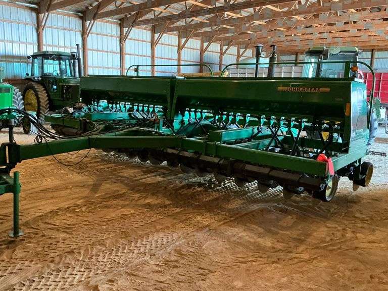 JD 750 Grain Drill, 20’ image