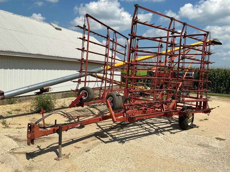 McFarlane 36’, 8 bar spike tooth Drag, gauge wheels image