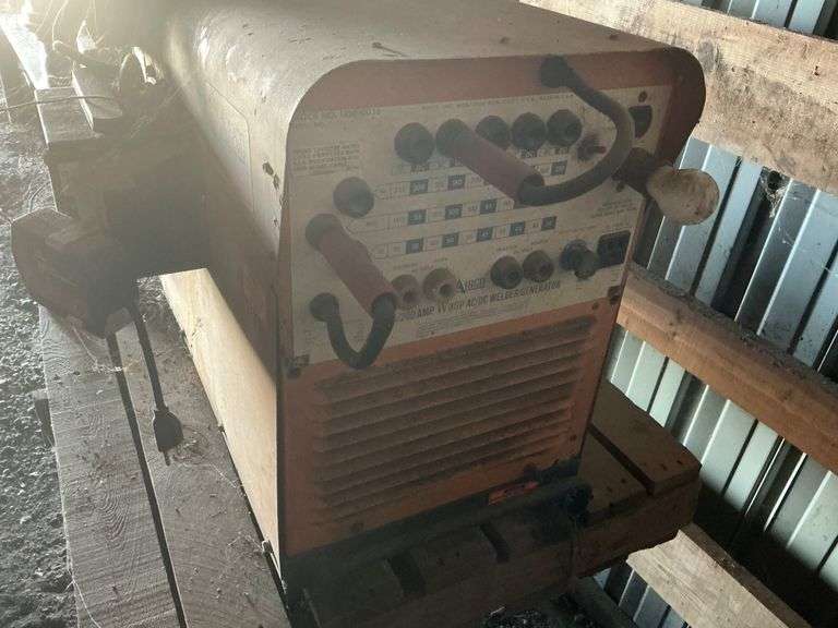 Airco 225/200 amp, WASP, AC/DC welder & generator image