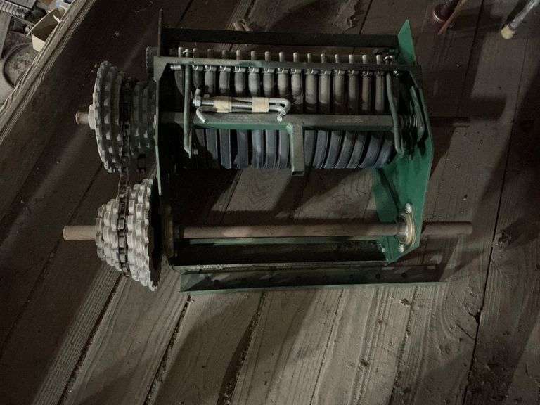 Squeeze pump for JD 16 row Planter image