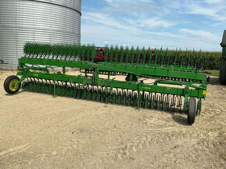JD 400 Rotary Hoe, 40’ flat fold image