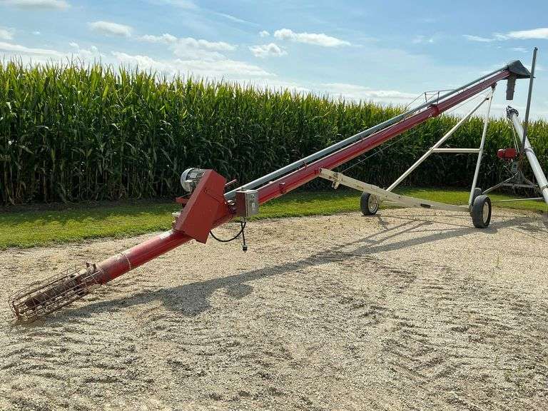 Buhler Farm King 851, 51’ x 8”, on transport, 10 hp electric motor image