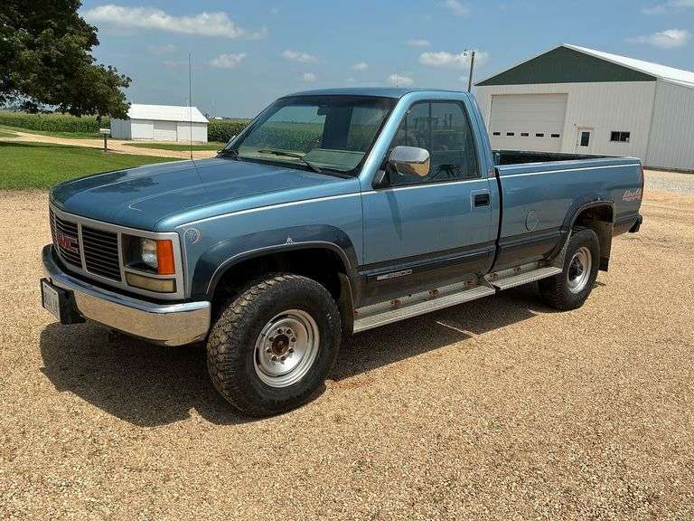 1998 GMC SL Sierra Pickup Truck image