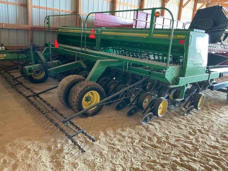 JD 750 Grain Drill, 20’ image