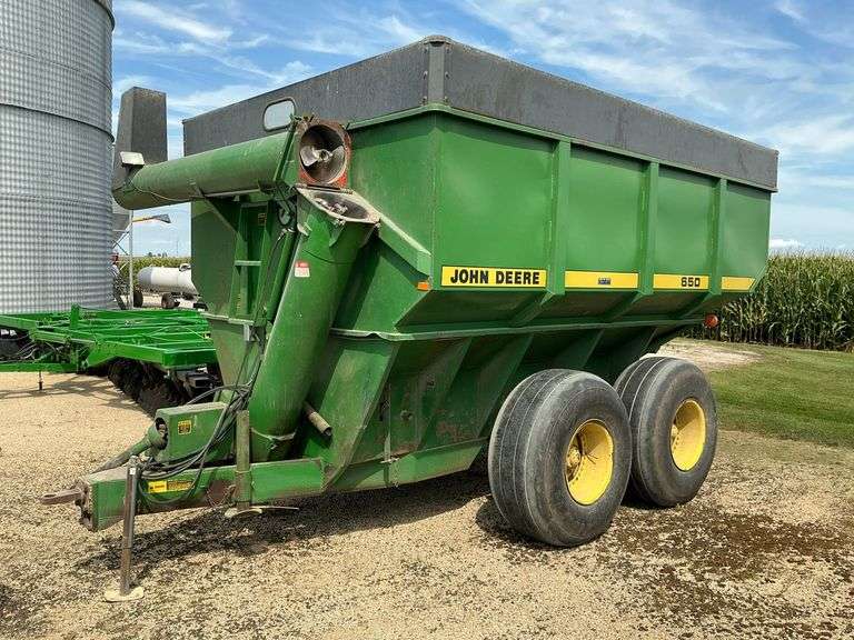 JD 650 Grain Cart image