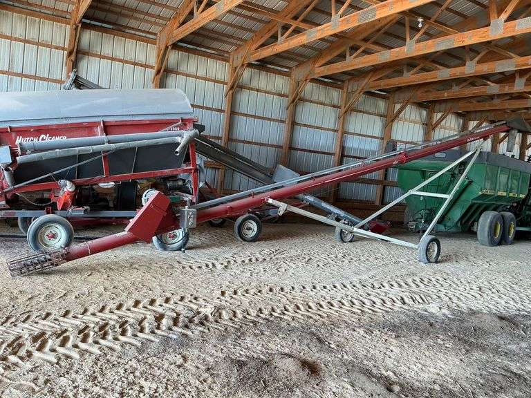 Buhler Farm King 851, 51’ x 8”, on transport, 10 hp electric motor image