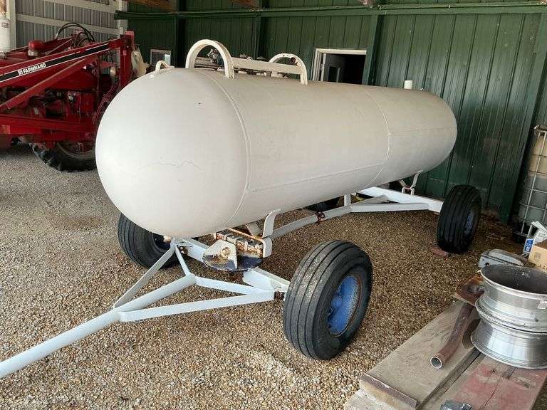 1000-gal Propane Tank on running gear image