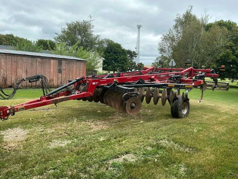 2011 Case-IH 870 Ecolo-Tiger Disk Ripper 7 Shank, spring loaded shanks, hyd. front discs, image