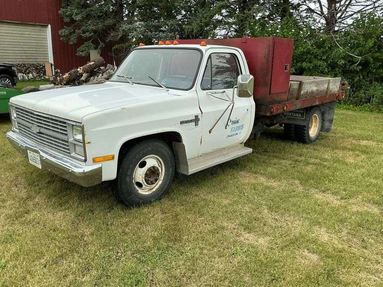 1983 Chevy Custom Deluxe 30, 1 ton Service Truck image