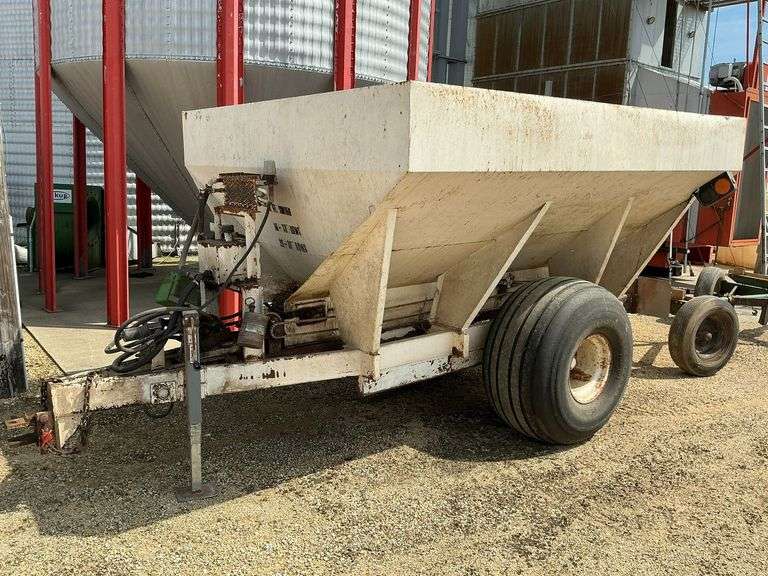8 ton stainless steel Fertilizer Spreader image