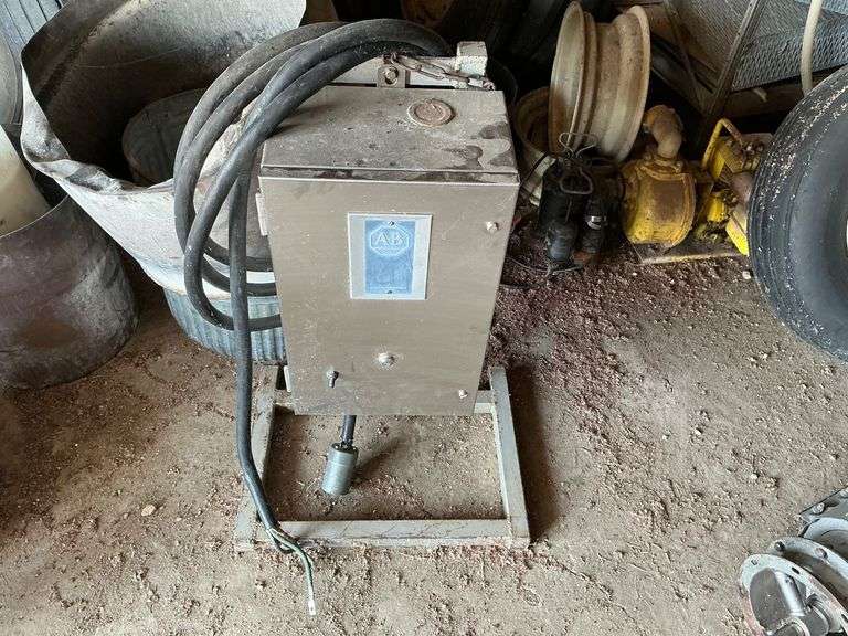 Allen Bradley 509-DOA electric motor starter, 30 hp, 230V image