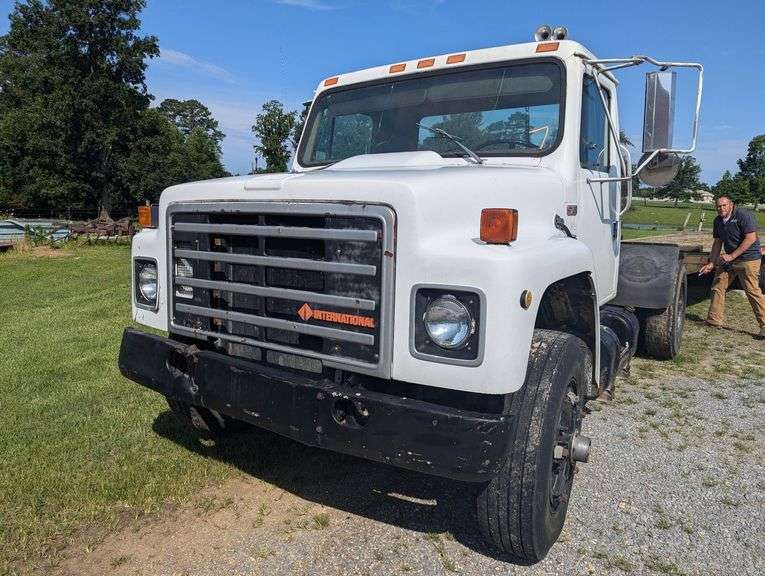 1987 S1900 International Truck, Model 1955, VIN: 1HSLRTVNXHH476480