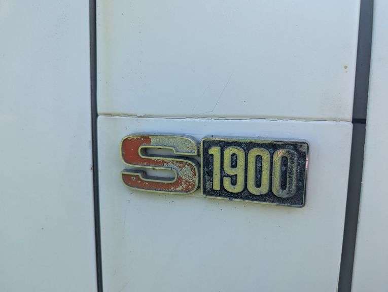 1987 S1900 International Truck, Model 1955, VIN: 1HSLRTVNXHH476480