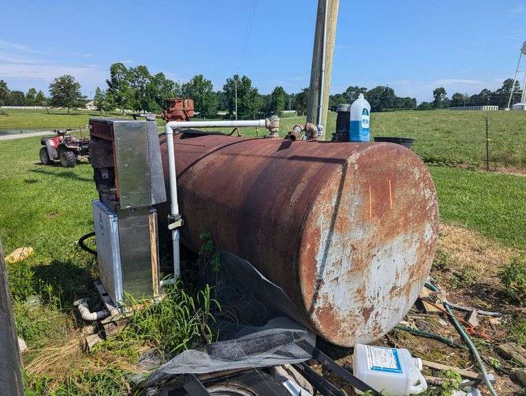 Gasoline Tank & Pump