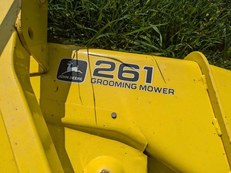John Deere 261 Grooming Mower Attachment