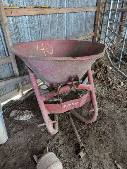 Baltic Fertilizer Spreader