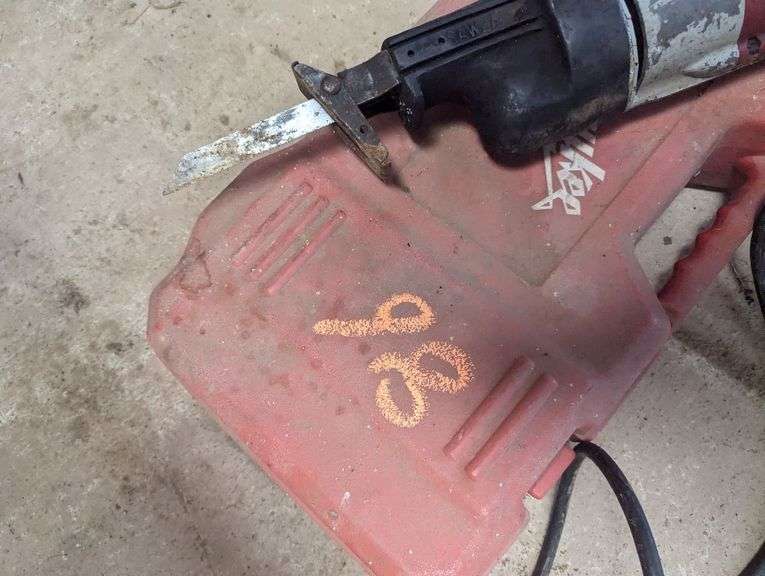 Milwaukee 6507 Sawzall with Case