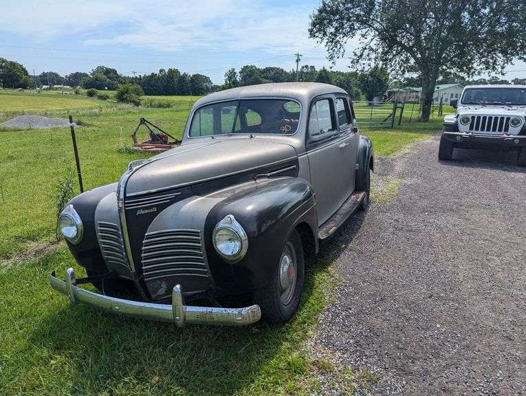 1940 Plymouth P10 Deluxe Sedan