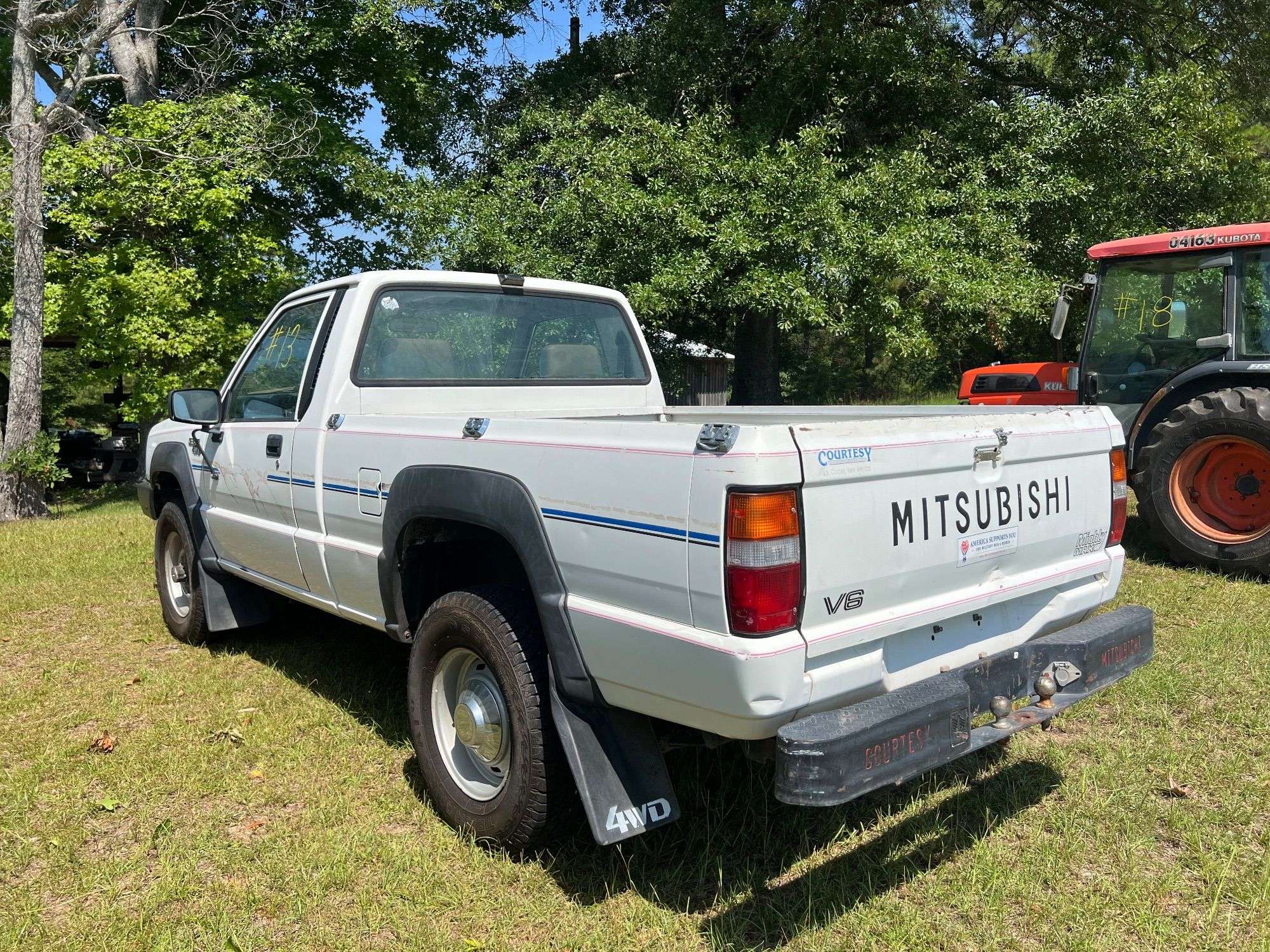 ミッチー③ 1990 MITSUBISHI Mighty Max 4wd with camper shell - Pearce