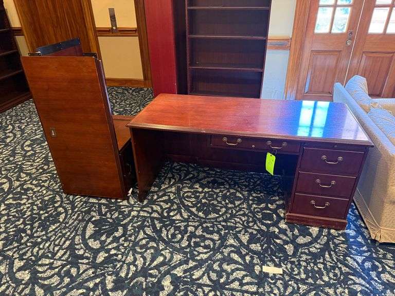 L-Shaped Office Desk image