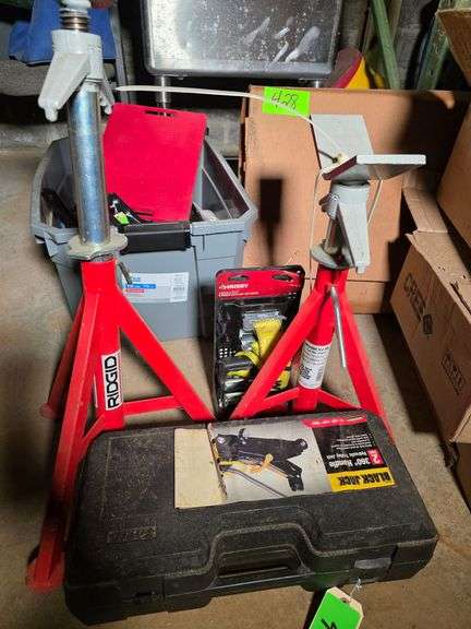 Lot - Hydraulic Jack, Pipe Stands, and Tie Down Straps image