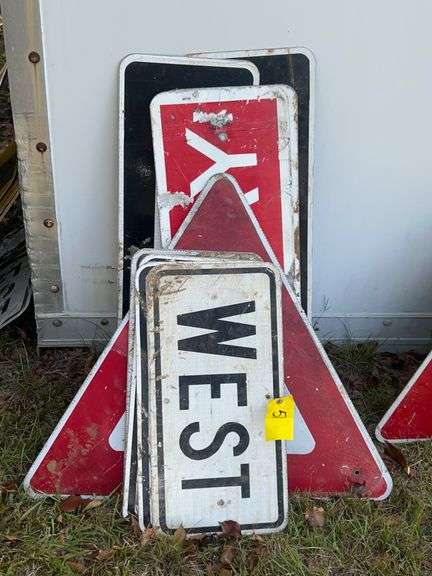 Lot - (9) Assorted Road and Traffic Signs image