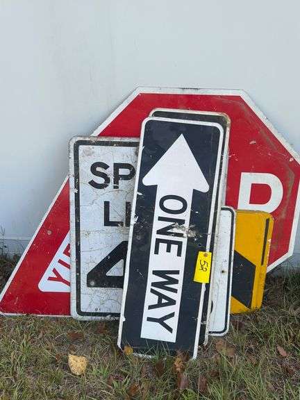 Lot - (12) Assorted Road and Traffic Signs image